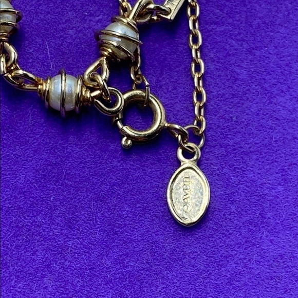 💛 Elegant Avon Gold Necklace with Pearl Accents - Picture 3 of 4